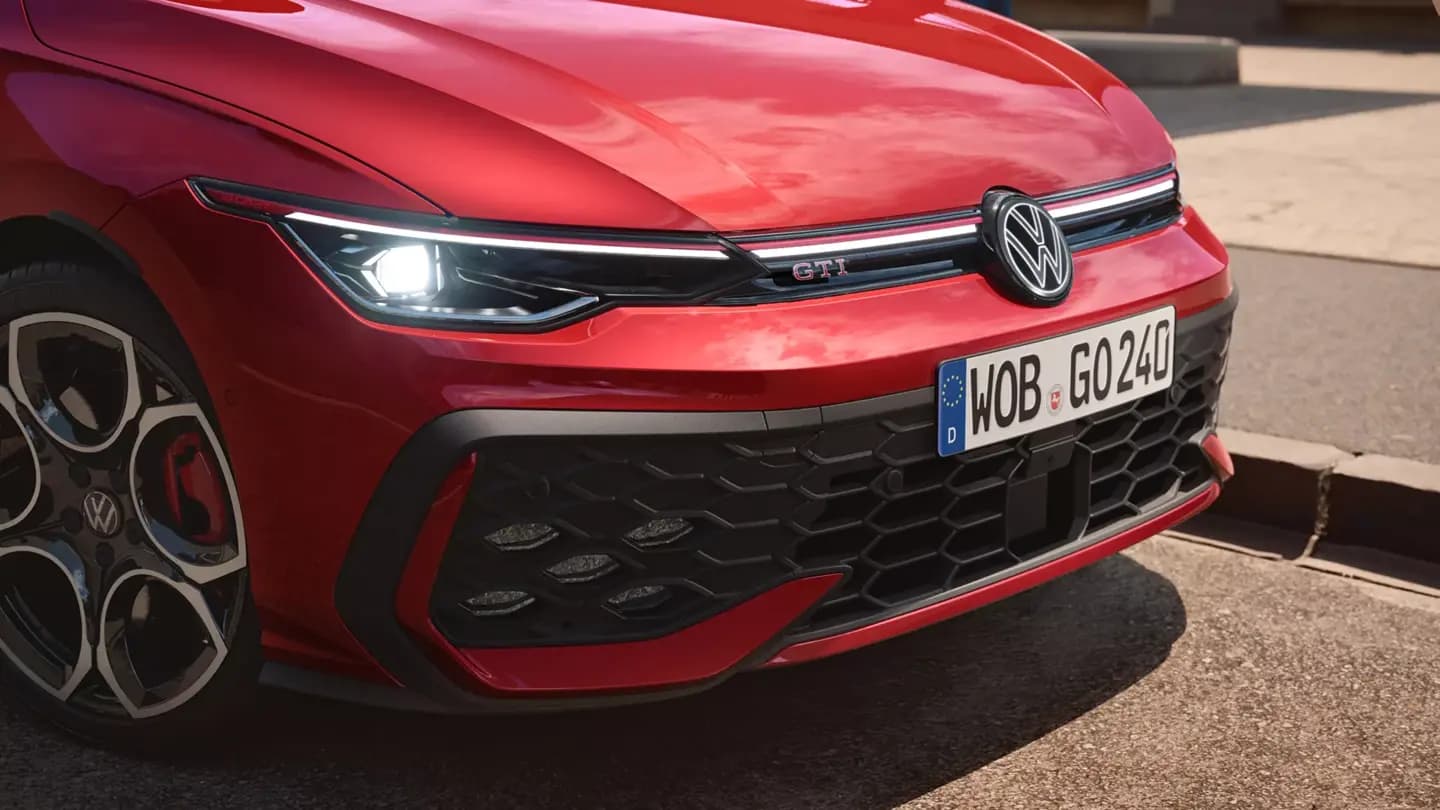 <p><strong>Golf GTI - Ikona w każdym calu</strong></p>