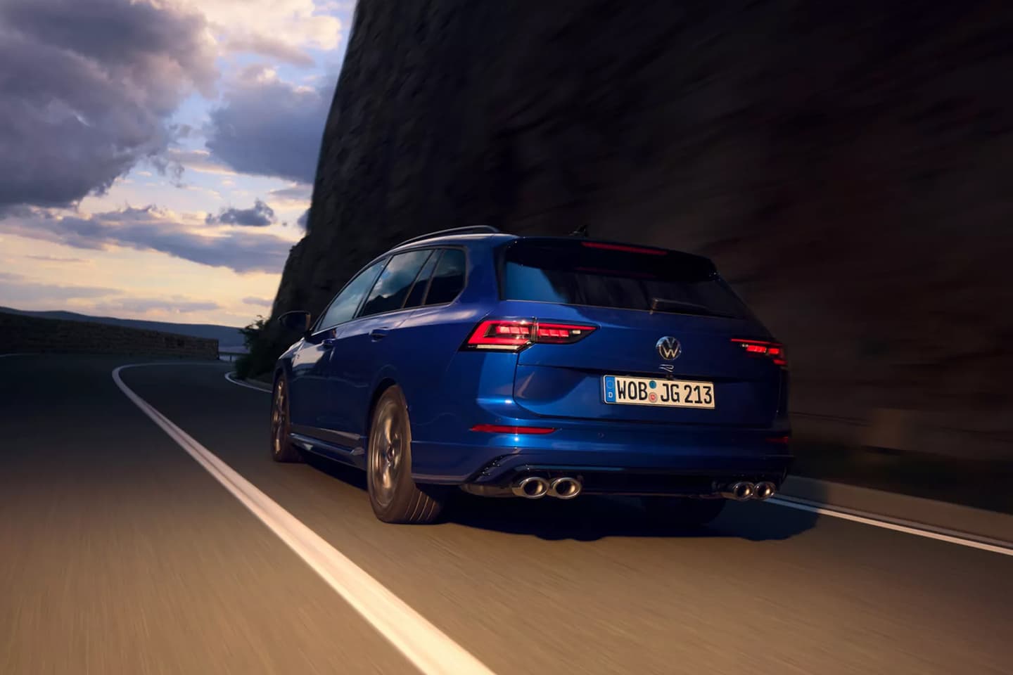 <p><strong>Wejdź za kierownicę, odpal silnik i przekonaj się, czym naprawdę jest sportowe DNA Volkswagena.</strong></p>